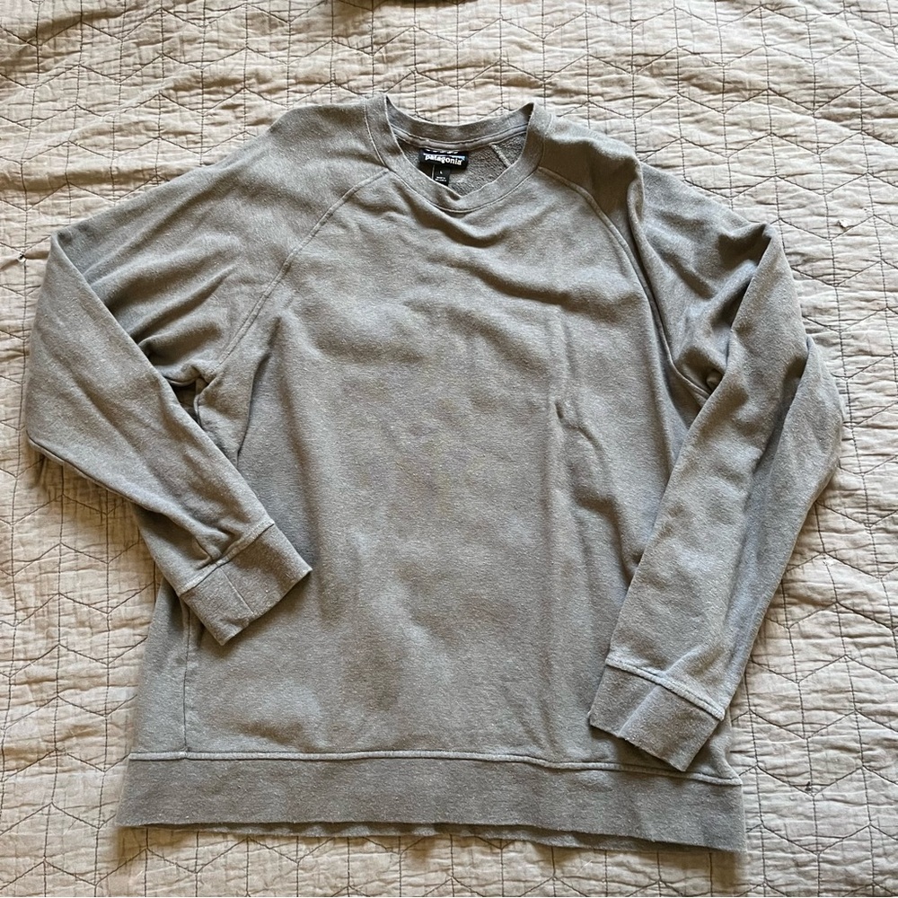 Patagonia crew neck sweatshirt. Mens large